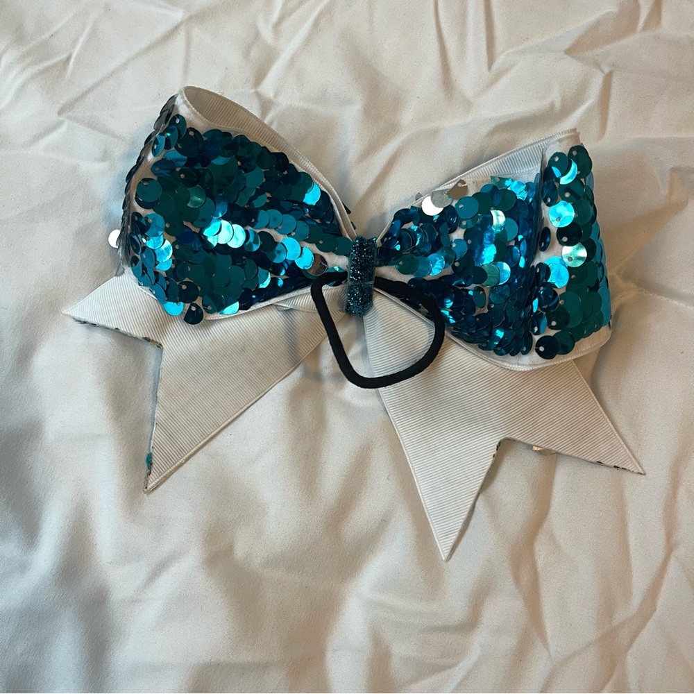 Turquoise sequin cheer bow - Picture 3 of 3